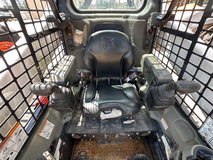 2016-bobcat-t740-image-43