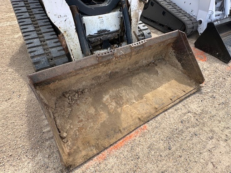 2015-bobcat-t750-image-19