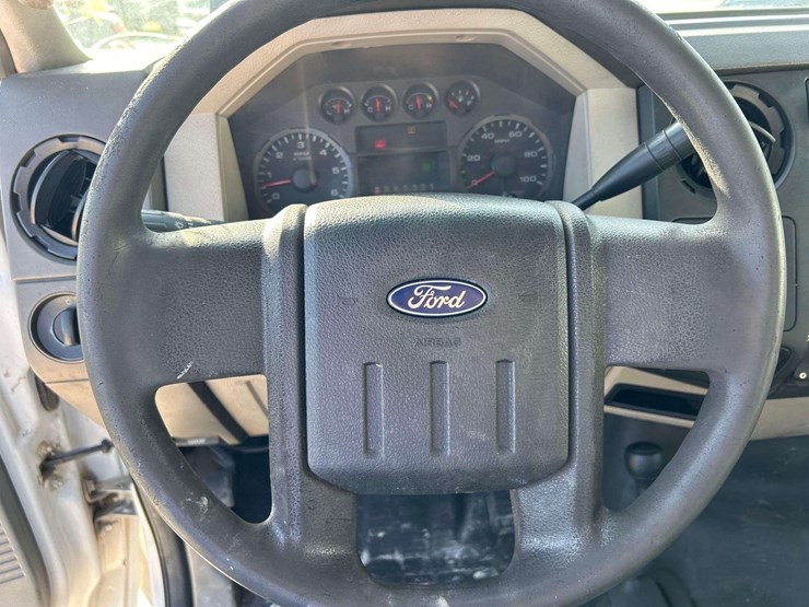 2009-ford-f350-image-13