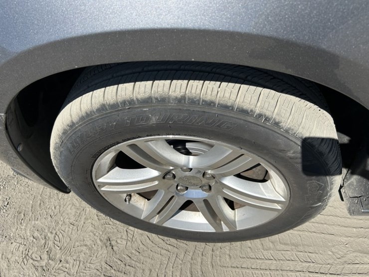 2011-dodge-charger-sedan-image-24