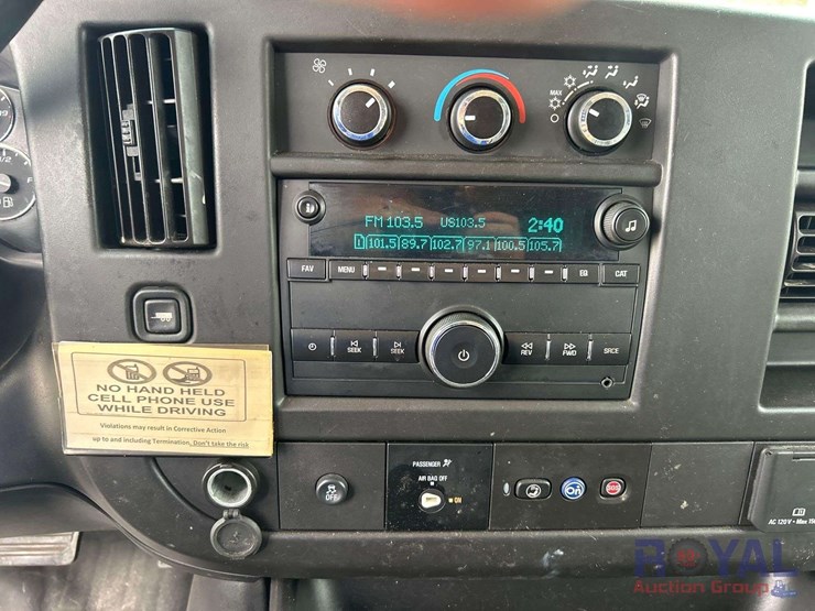 2019-chevrolet-express-2500-image-16