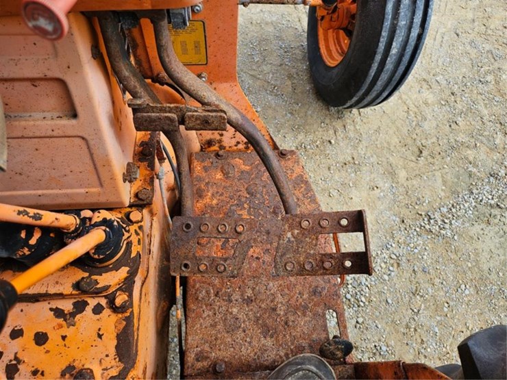 massey-ferguson-383-image-29