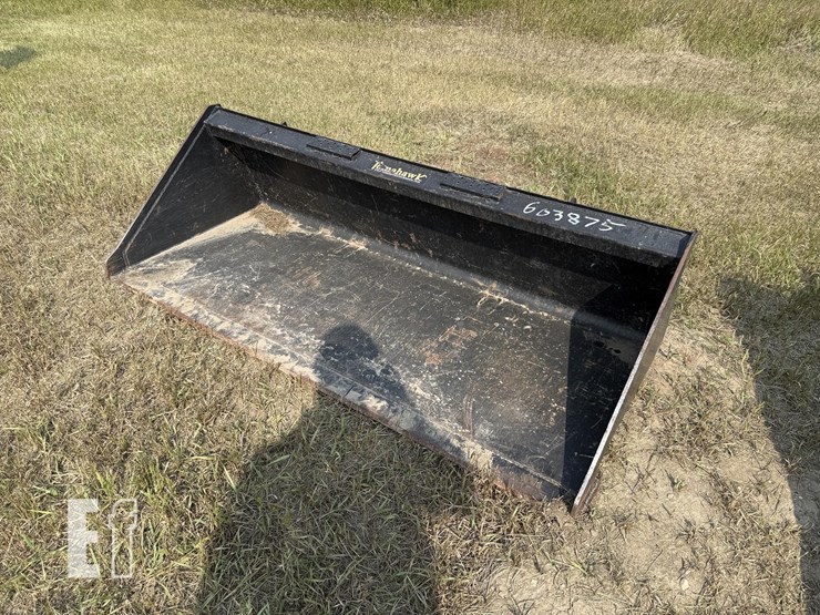 tomahawk-72-inch-skid-steer-dirt-bucket-image-1