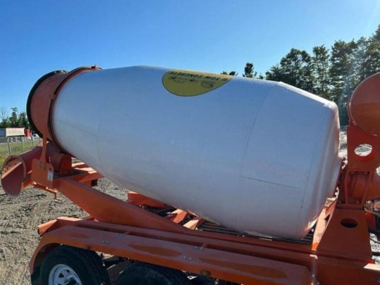 2024-2-cubic-meter-tow-behind-tri/a-concrete-mixer-image-30