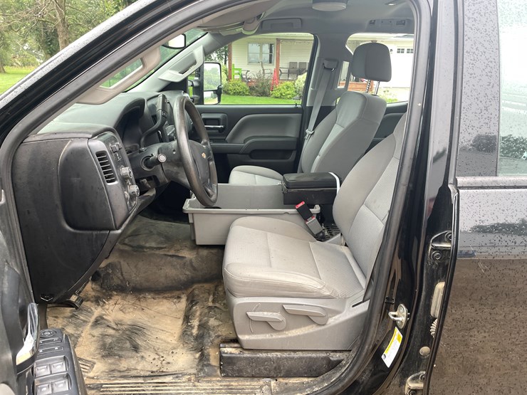 #112-•-2015-chevy-2500-diesel-4x4-pickup-(has-wi-title)-image-42