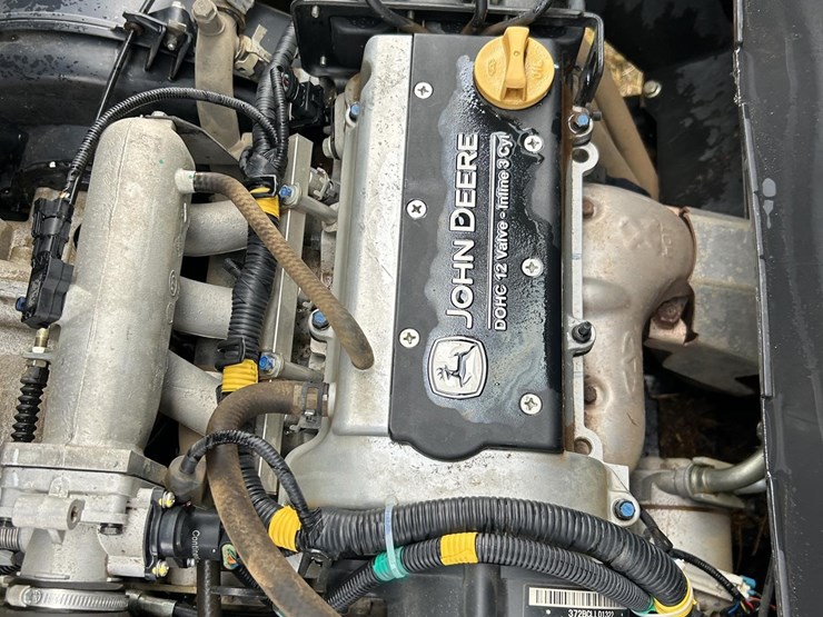 2021-john-deere-gator-xuv-835m-image-24