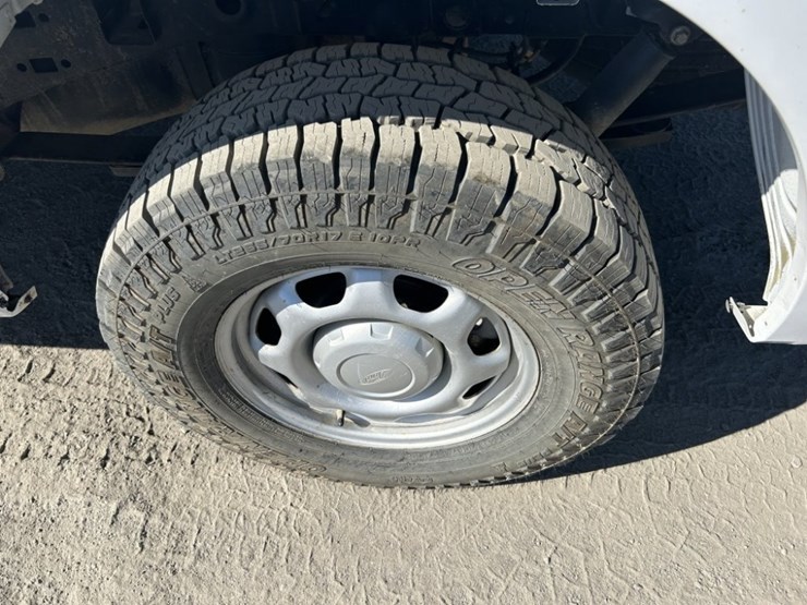 2022-ford-f150-xl-image-21