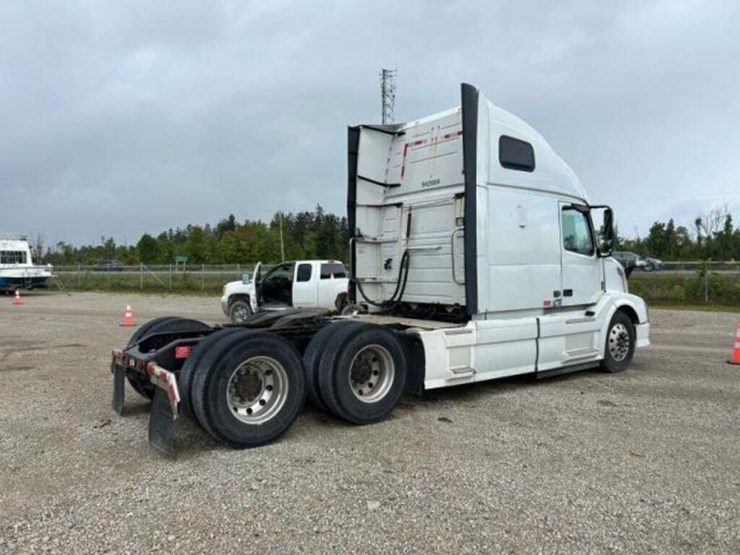 2015-volvo-vnl-t/a-hiway-tractor---sleeper-4v4nc9e-image-4