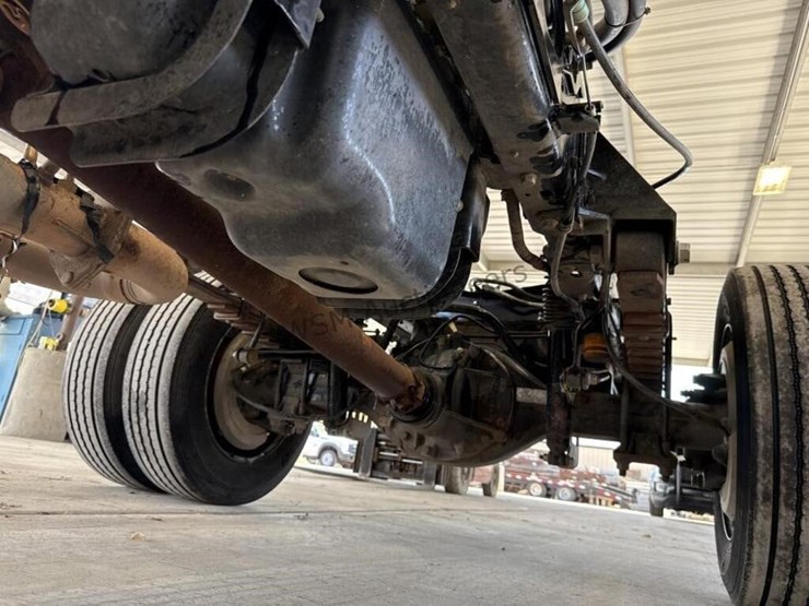 2016-ford-f550-image-27