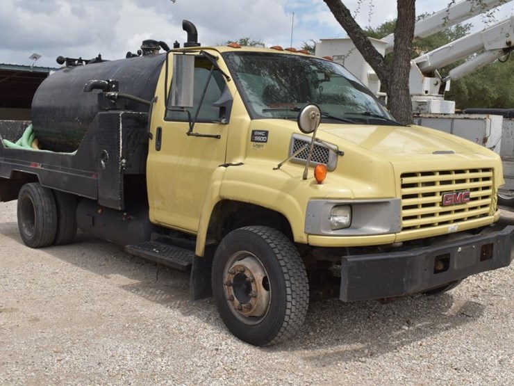 2009-gmc-c550-top-kick-pump-truck-(vin-#-1gdj5c1g29f412980)-(showing-appx-2-image-2