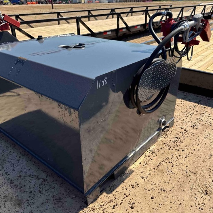 UNUSED X-STAR 750 GALLON FUEL TANK