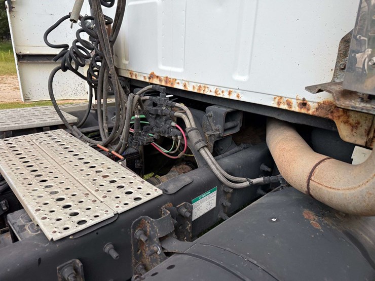 2000-caterpillar-c12-image-16