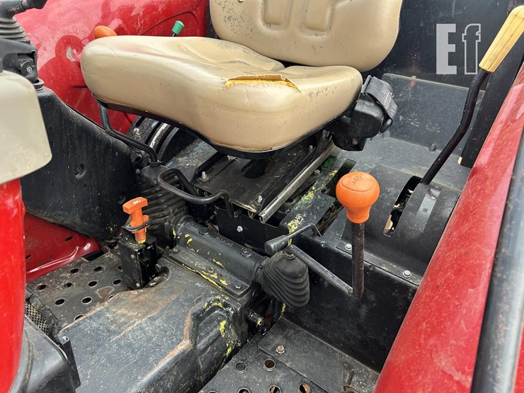 case-ih-farmall-70a-image-11