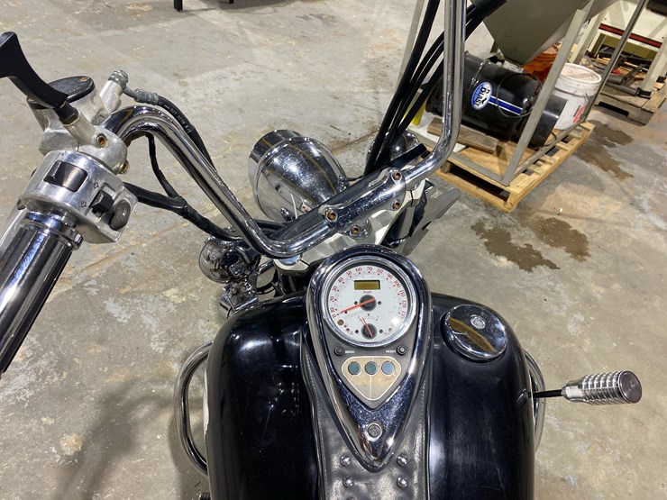 #118-•-2001-kawasaki-vn1500-motorcycle-image-9