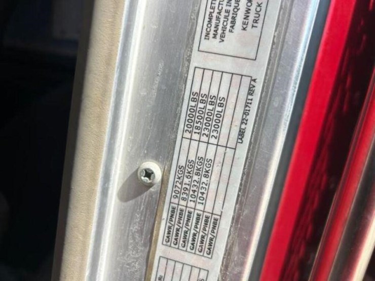 2022-kenworth-t800-image-10