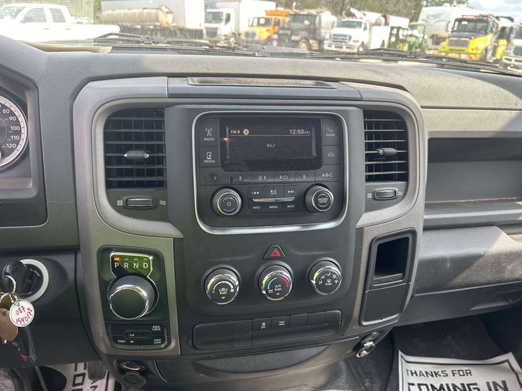 2019-ram-1500-classic-image-14