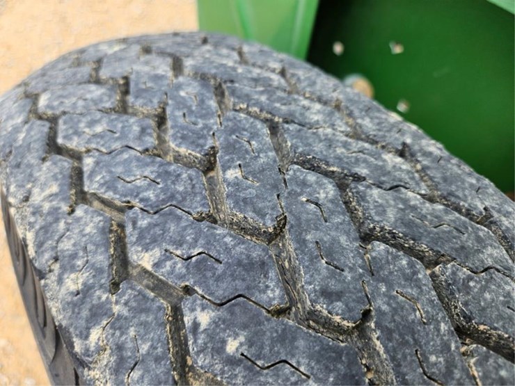 john-deere-8300-image-31