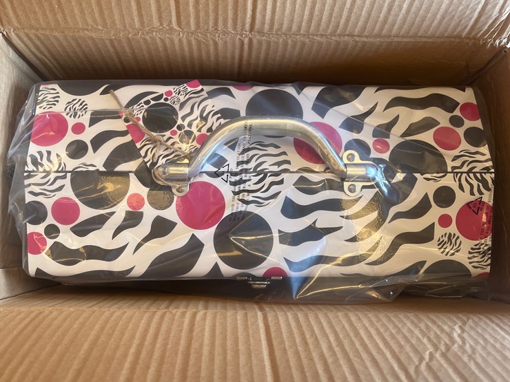 #2004-•-zebra-toolbox-image-1