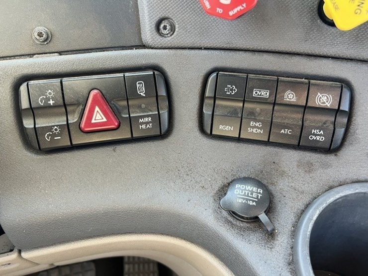2016-freightliner-cascadia-s/a-truck-tractor-image-26