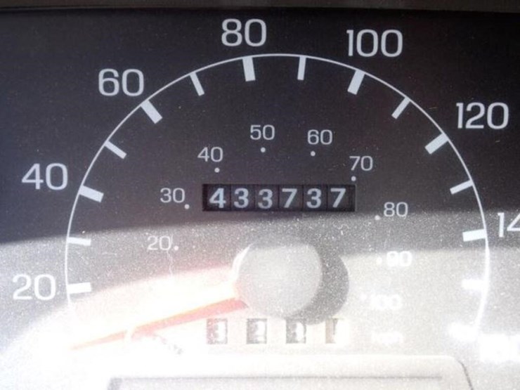 2005-ford-f750-xlt-image-17