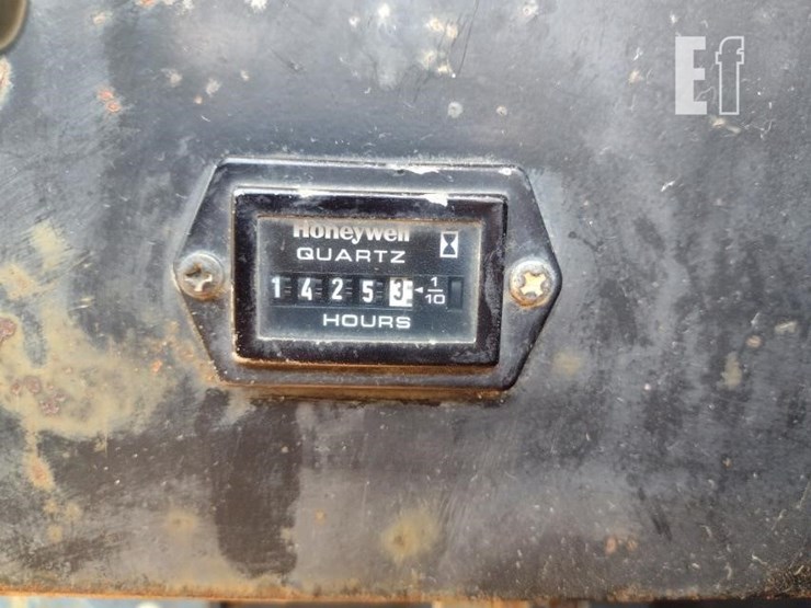 2013-morooka-mst800vd-image-6