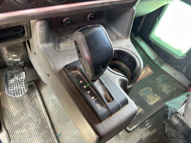 2022-kenworth-t800-image-16
