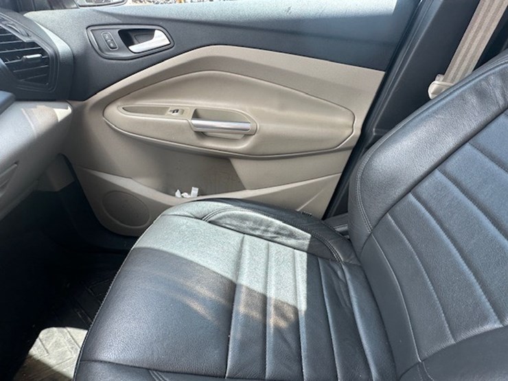 2017-ford-escape-image-39