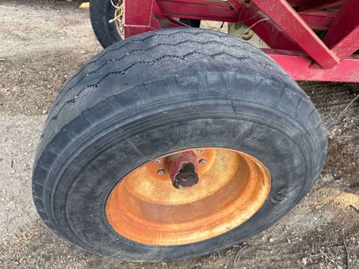 j+m-gravity-box,-24”-extension,-385/65r22.5-tires-on-j+m-8-bolt-rim-running-gear,-comes-with-side-or-image-14