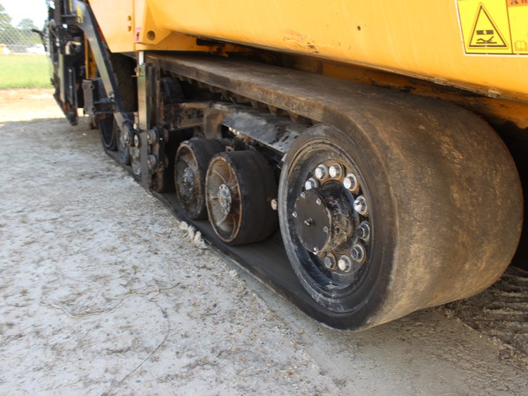 2017-caterpillar-ap-1055f-image-9