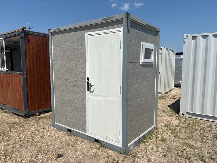 #1319-•-portable-restroom-image-1