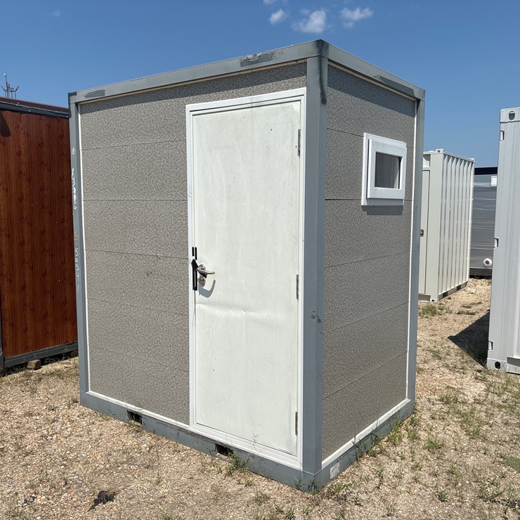 #1319 • PORTABLE RESTROOM