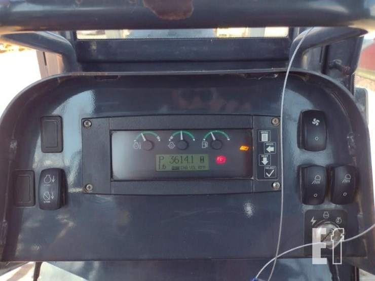 2012-deere-700j-lt-image-7