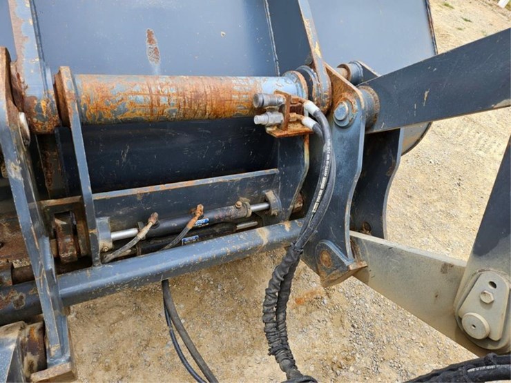 2012-deere-624k-image-25