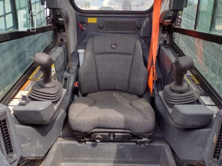 2023-deere-331g-image-11