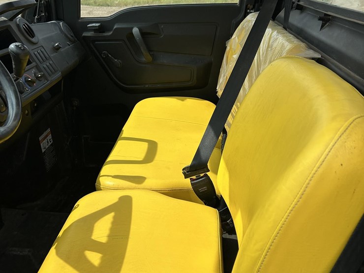 2021-john-deere-gator-xuv-835m-image-14