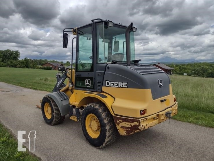 2017-deere-244kii-image-32