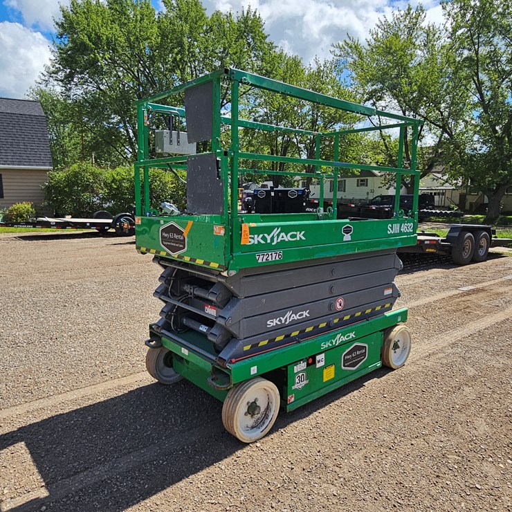 #129 • 2015 Skyjack SJ 4632 Scissors Lift