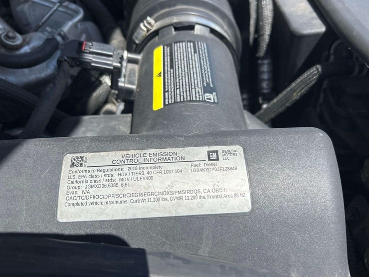 2018-chevrolet-silverado-3500hd-image-10