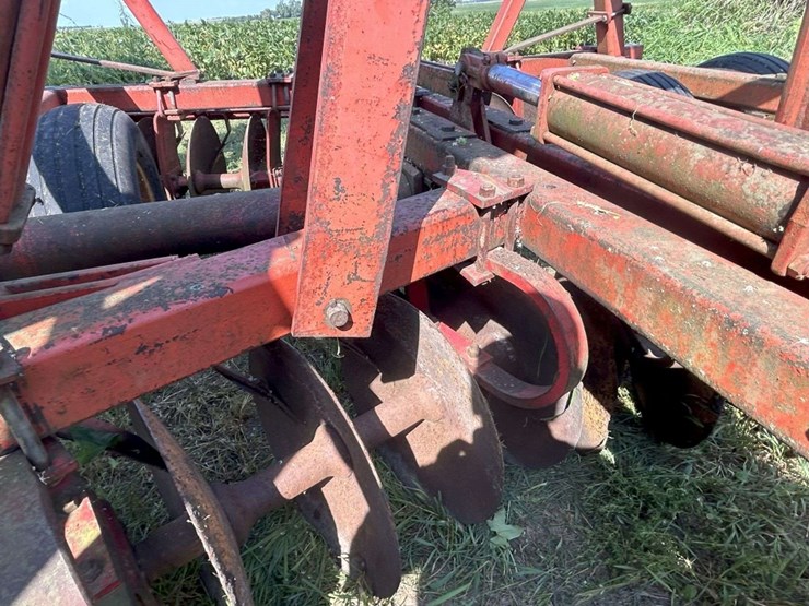 massey-ferguson-820-image-3