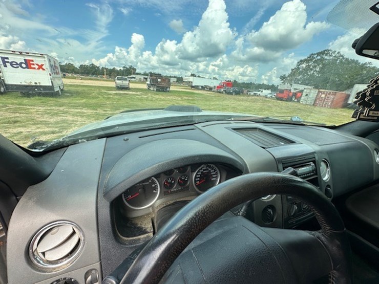 2004-ford-f150-image-46