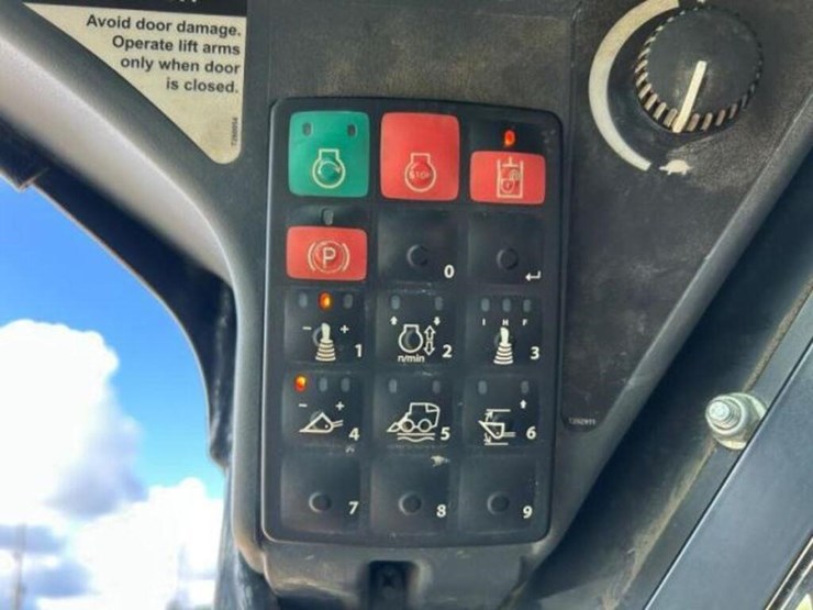 deere-331g-image-10