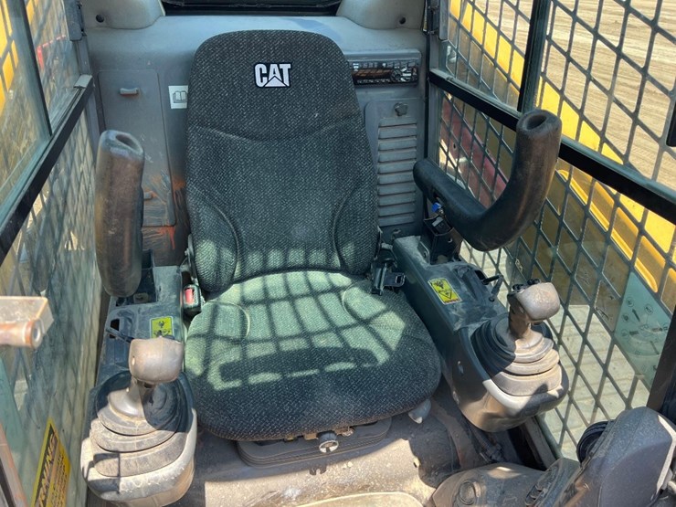 2016-caterpillar-277d-image-26