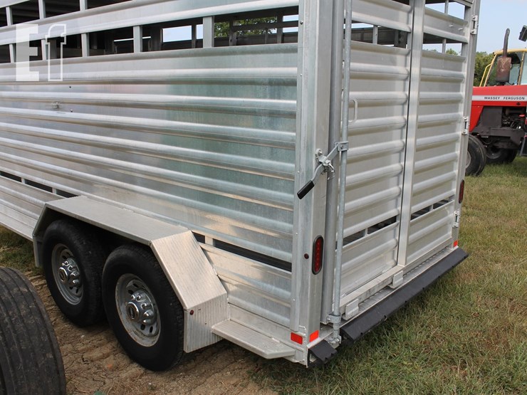 2014-featherlite-16'-trailer-image-6