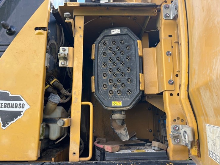 2019-caterpillar-336-image-27