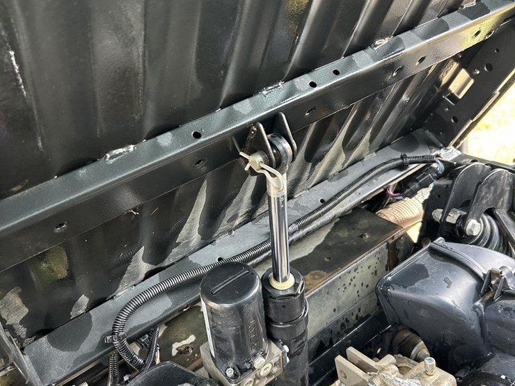 2021-john-deere-gator-xuv-835m-image-21