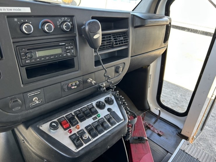 2008-chevrolet-express-school-bus-image-13