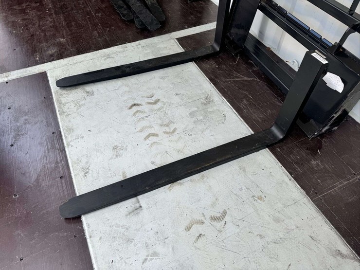 mower-king-sa25051303g-pallet-fork-attachment-image-2