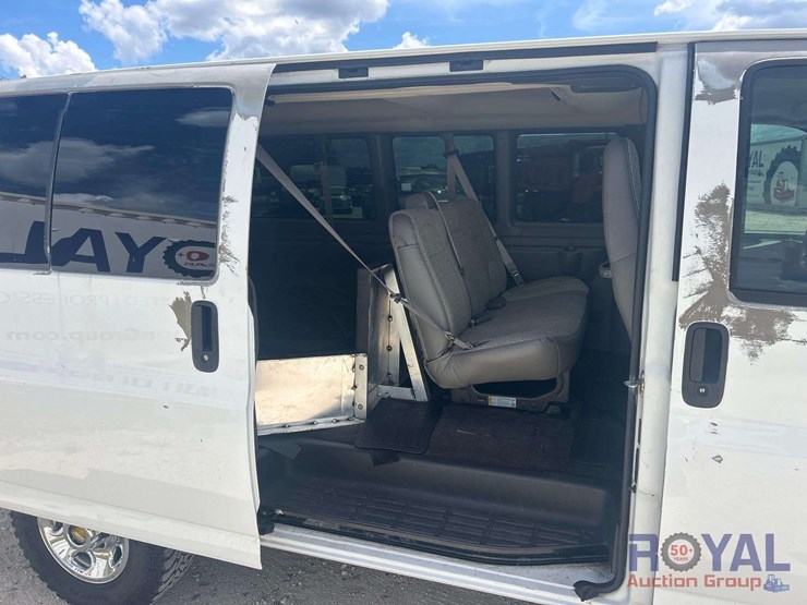 2008-chevrolet-express-passenger-van-image-15