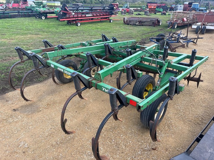 john-deere-714-image-4