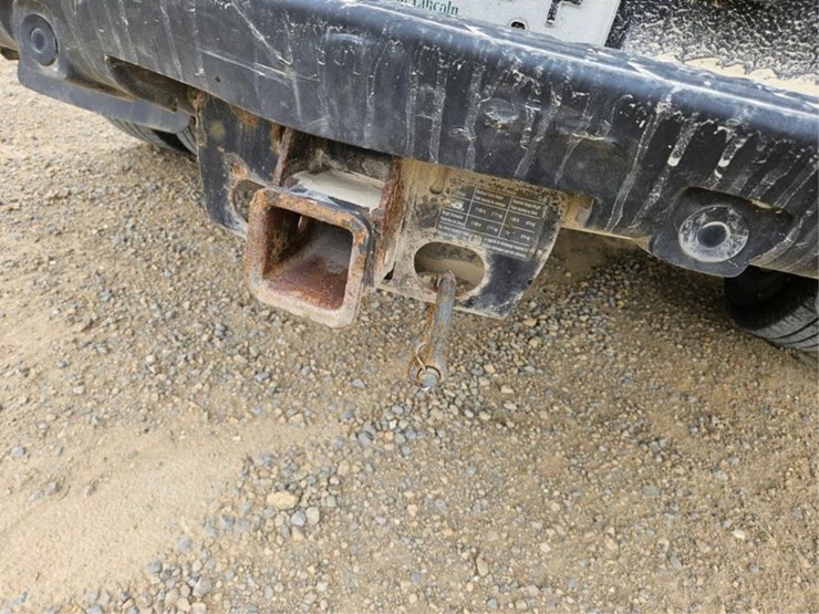 2011-gmc-3500-image-15